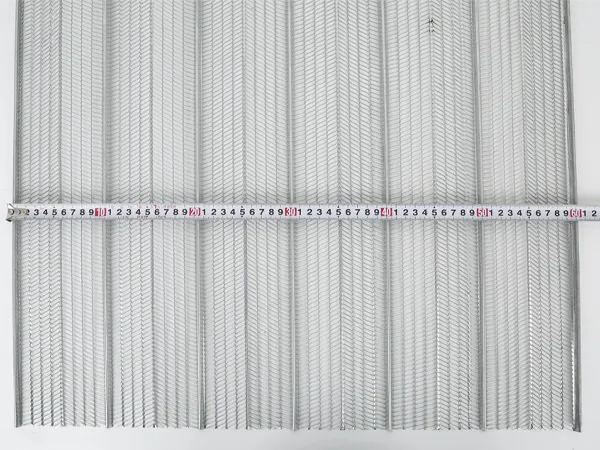 Tape measure used to measure the width of non-removal formwork mesh